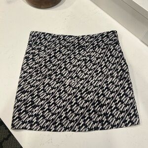 Hope & Harlow Stylish Black and White Patterned Athletic Skort